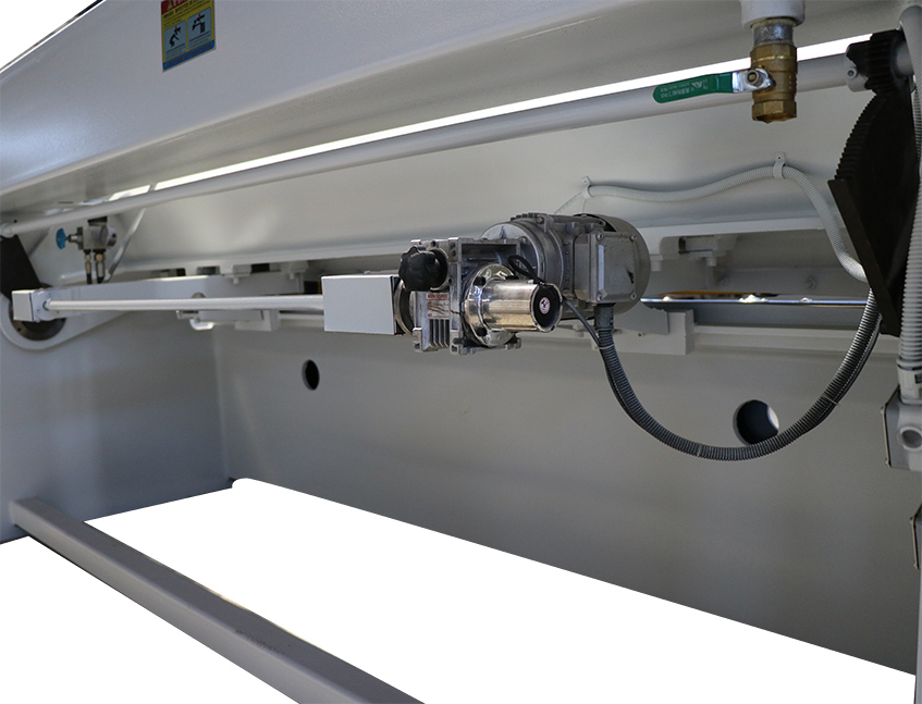 QC12Y-4x2500 hydraulic swing beam shearing machine