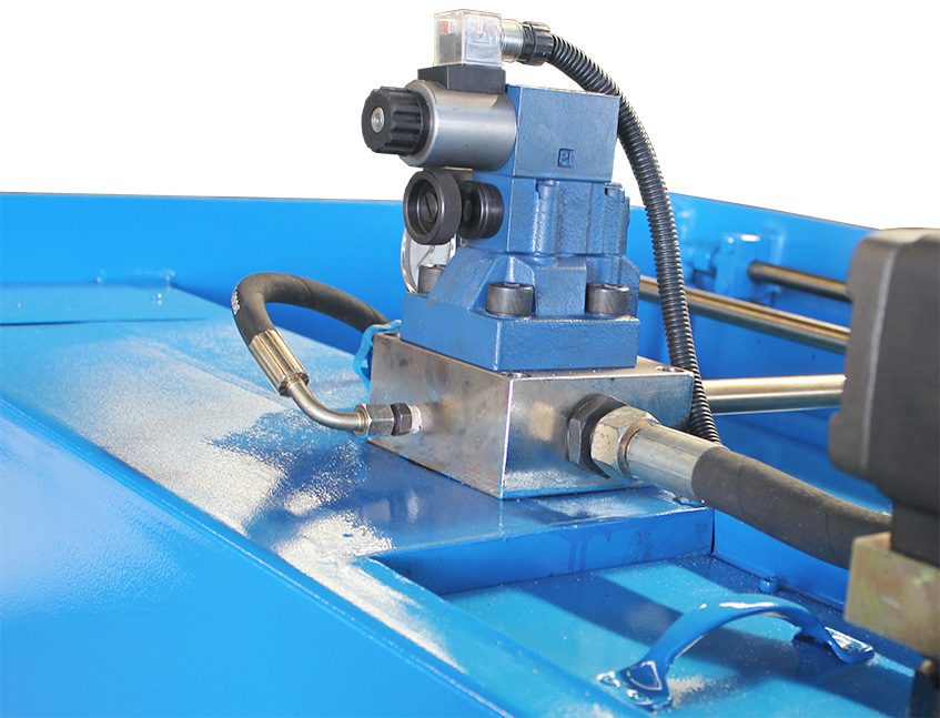 QC12Y-4x1600 hydraulic swing beam shearing machine