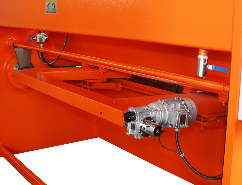 QC12Y-8x2500 hydraulic swing beam shearing machine