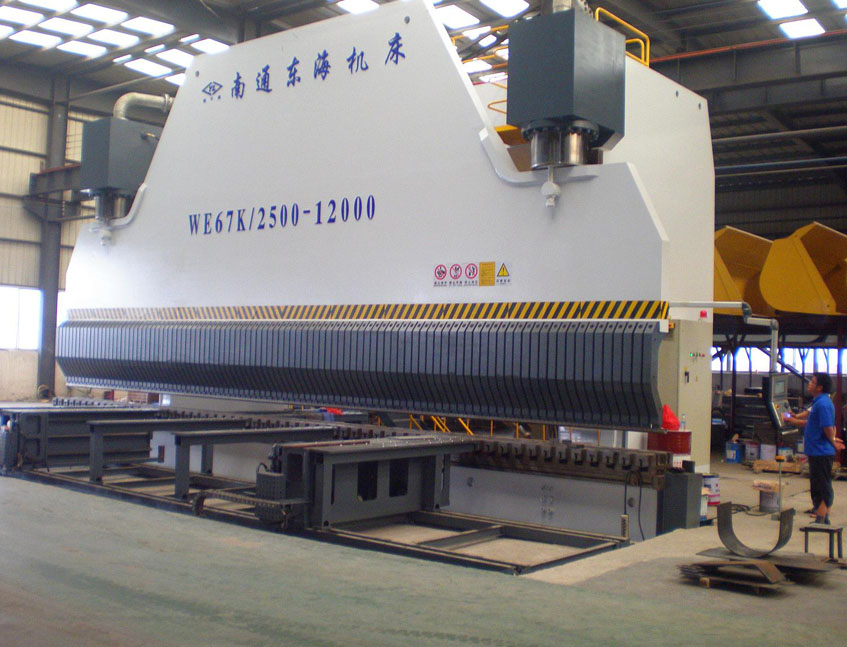 WE67K-2500/12000 CNC Press Brake