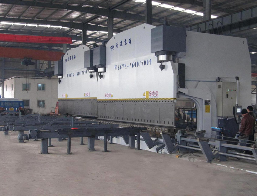 2xWE67K-1600/7000 CNC Press Brake in Tandem