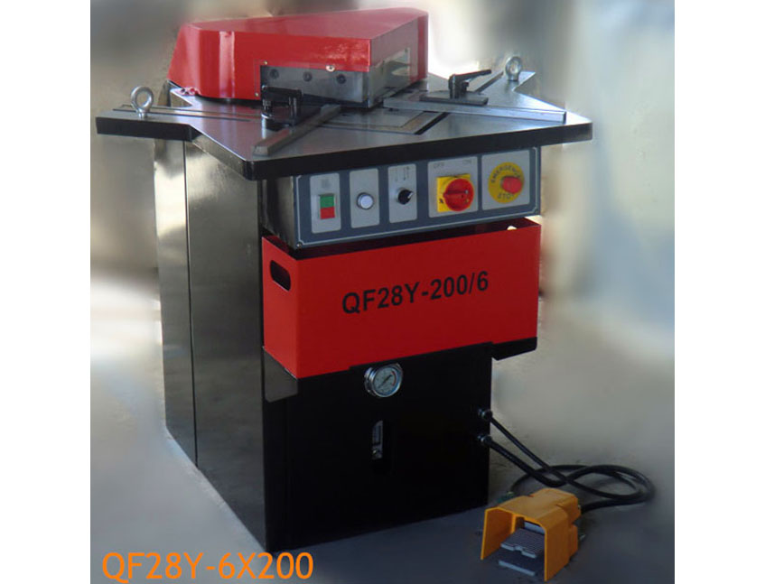QX28Y-6x200 Series Notching Machine (variable cutting angle)