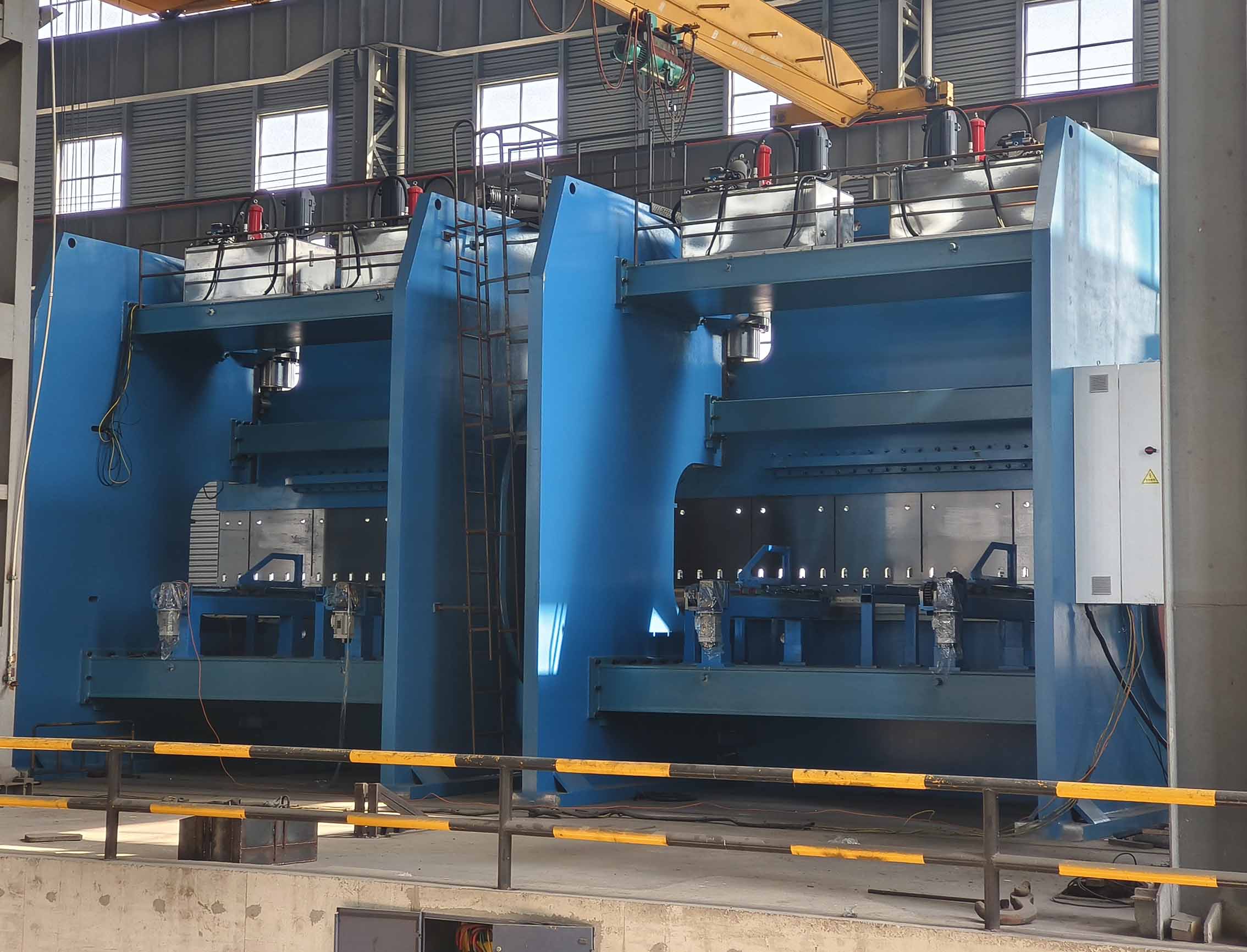 2xWE67KM-1600T6500 CNC press brake in tandem