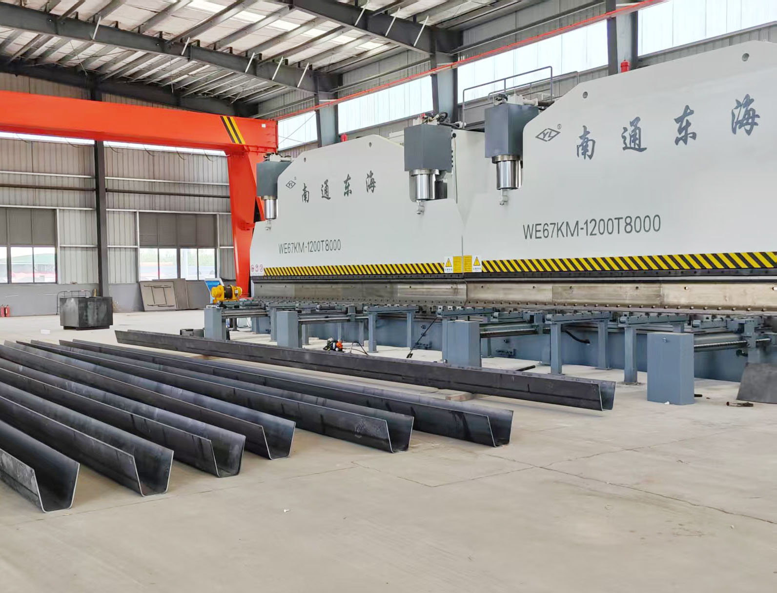 CNC press brake in tandem