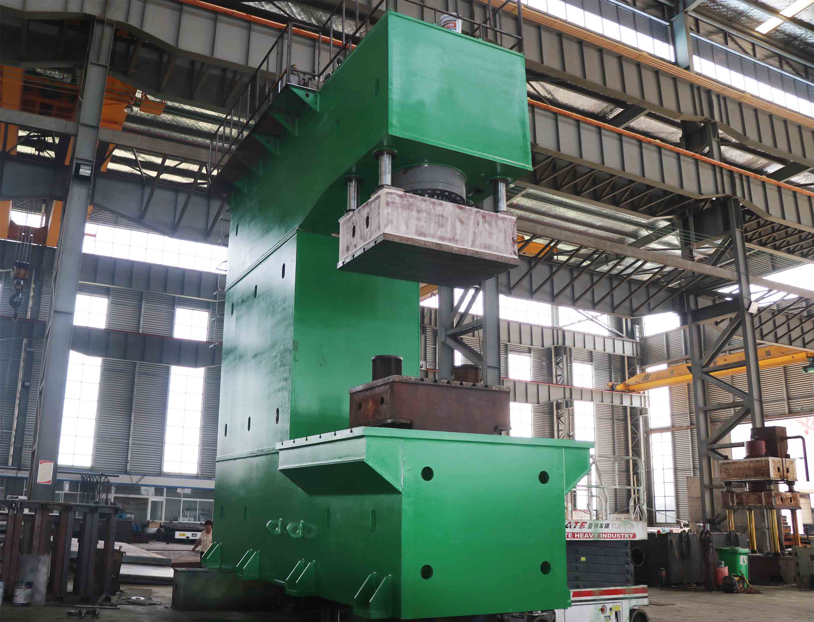 Single column hydraulic press